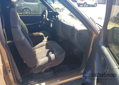 2000 GMC Sonoma Sl из США, поврежденный, VIN 1GTCS1440Y8119979